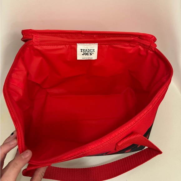 Trader Joe’s Mini Insulated Bags Red & Green NWT - Picture 8 of 10